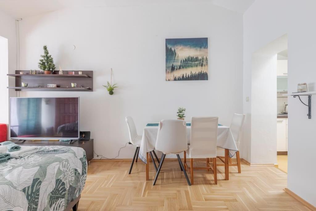 Warm House Full Of Green Ambient,Joy And Comfort زغرب المظهر الخارجي الصورة